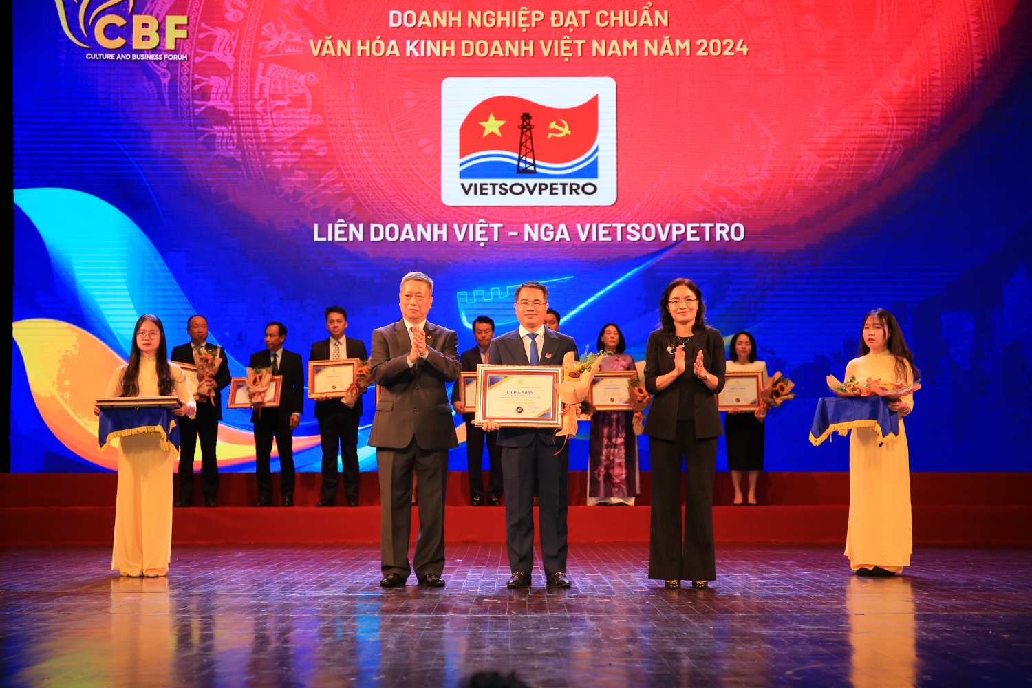 Petrovietnam có thêm 4 đơn vị đạt chuẩn văn hoá kinh doanh Việt Nam năm 2024 Petrovietnam có thêm 4 đơn vị đạt chuẩn văn hoá kinh doanh Việt Nam năm 2024