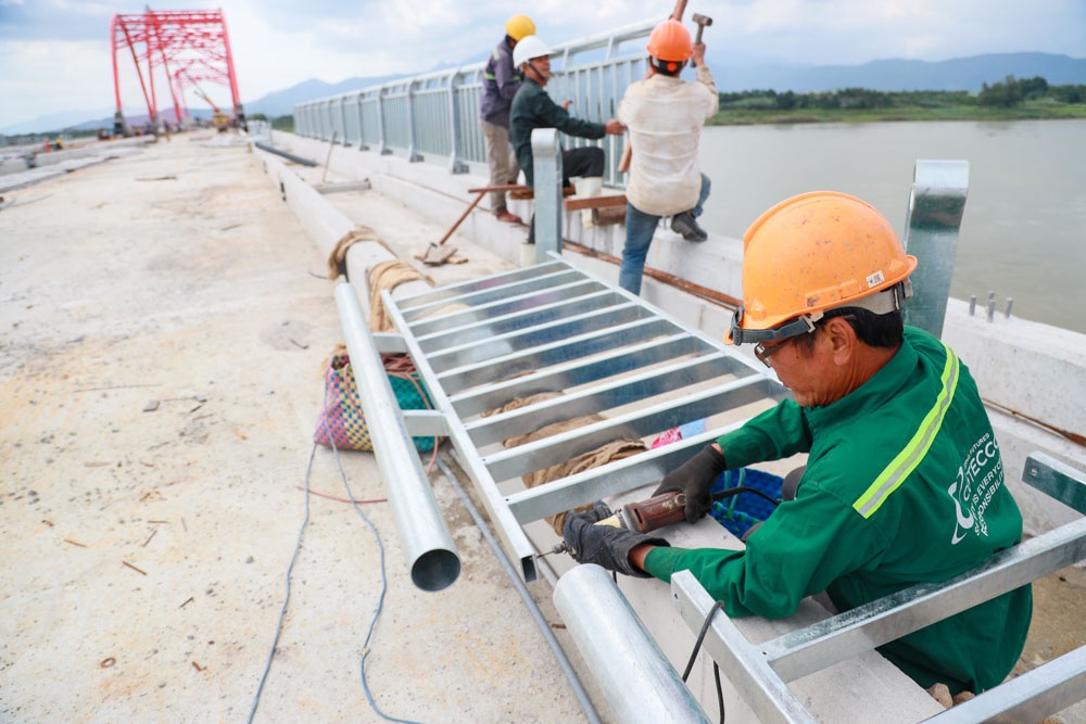 [Chùm ảnh] Cận cảnh dự án cầu Trà Khúc 3 sắp 