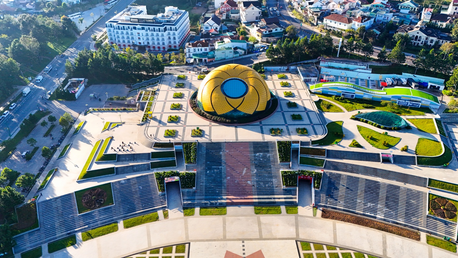 Cấm xe ô tô trên 29 chỗ đi vào Hồ Xuân Hương để phục vụ Festival hoa Đà Lạt Cấm xe ô tô trên 29 chỗ đi vào Hồ Xuân Hương để phục vụ Festival hoa Đà Lạt