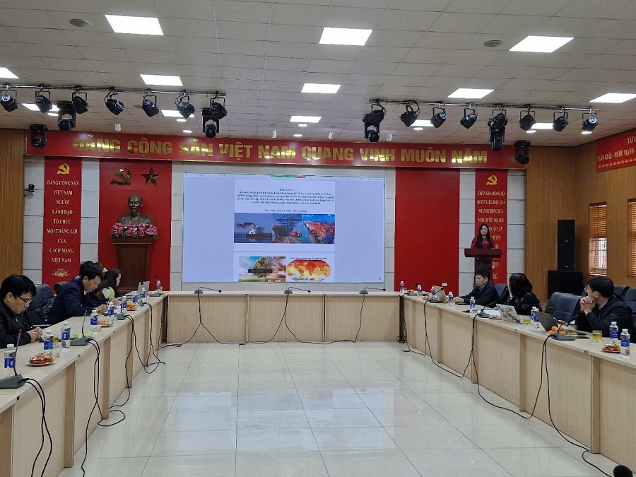 Tìm giải pháp chuyển đổi xanh trong ngành hàng hải Việt Nam