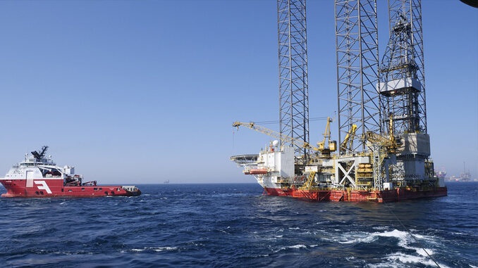 Angola làm gì để hồi sinh ngành khai thác dầu mỏ đang già cỗi?