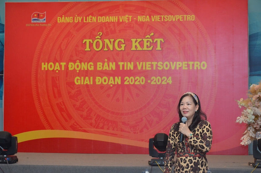 Vietsovpetro tổ chức chương trình đi thực tế tìm hiểu và thu thập thông tin để viết tin bài