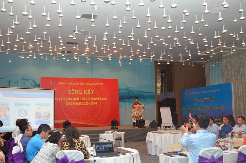 Vietsovpetro tổ chức chương trình đi thực tế tìm hiểu và thu thập thông tin để viết tin bài