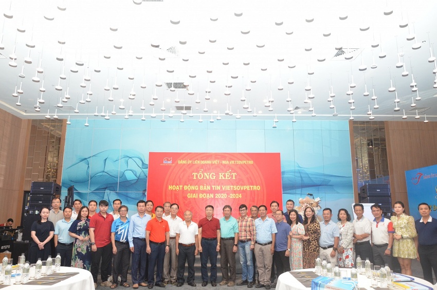 Vietsovpetro tổ chức chương trình đi thực tế tìm hiểu và thu thập thông tin để viết tin bài