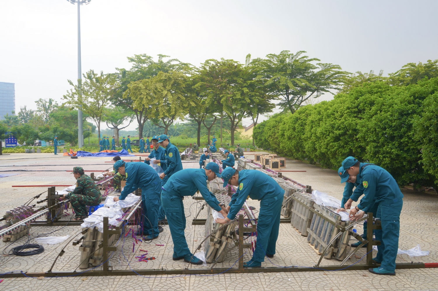 [Chùm ảnh] Trận địa pháo hoa đón năm mới 2025 tại TP HCM sẵn sàng chờ khai hỏa