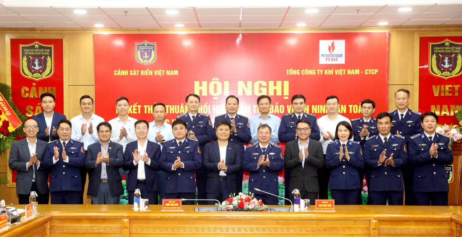 Chúc mừng công tác phối hợp đạt thành tích tốt, tham gia bảo vệ lãnh hải của Tổ quốc