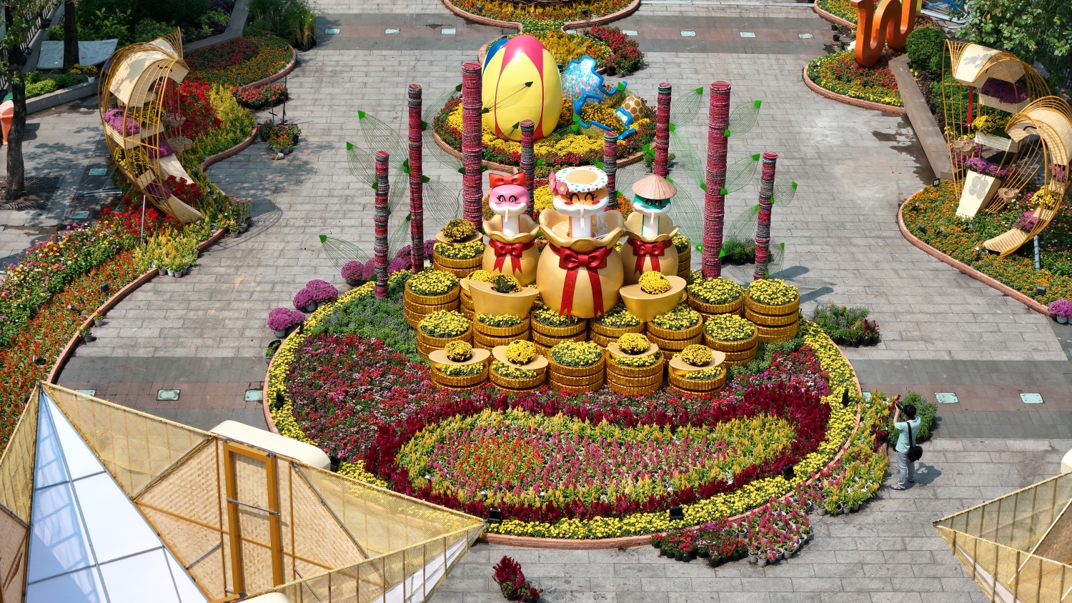 [Chùm ảnh] Toàn cảnh đường hoa Nguyễn Huệ trước ngày khai mạc