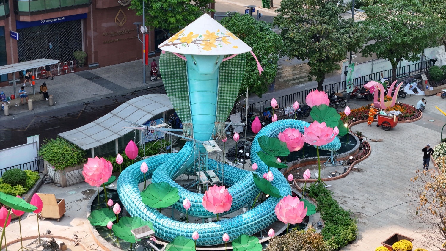 [Chùm ảnh] Toàn cảnh đường hoa Nguyễn Huệ trước ngày khai mạc