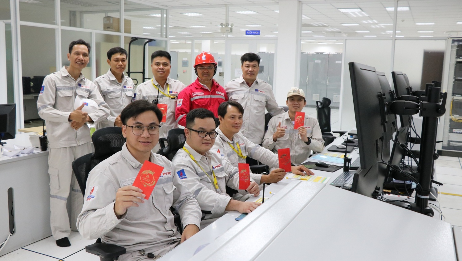 [CHÙM ẢNH] Tuổi trẻ dầu khí đón Xuân trên những công trình