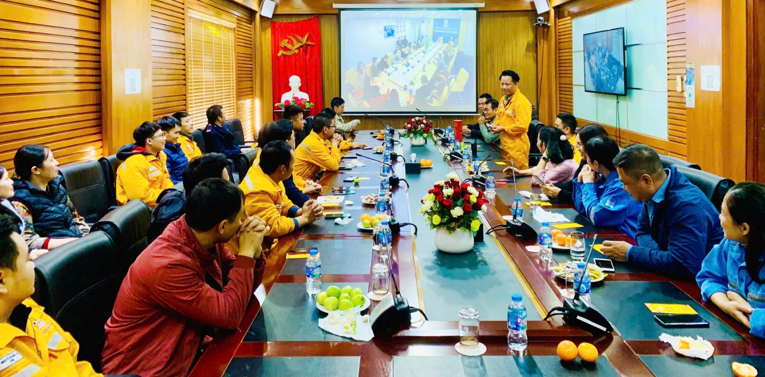 PV GAS HAI PHONG tổ chức gặp mặt đầu năm trực tuyến để cổ vũ tinh thần đồng lòng và quyết tâm trong năm lao động mới