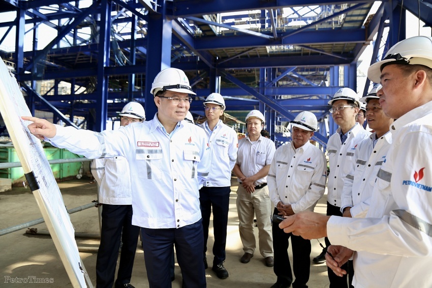 Lãnh đạo Petrovietnam và lãnh đạo các tỉnh kiểm tra công trường Dự án NMNĐ Long Phú 1.