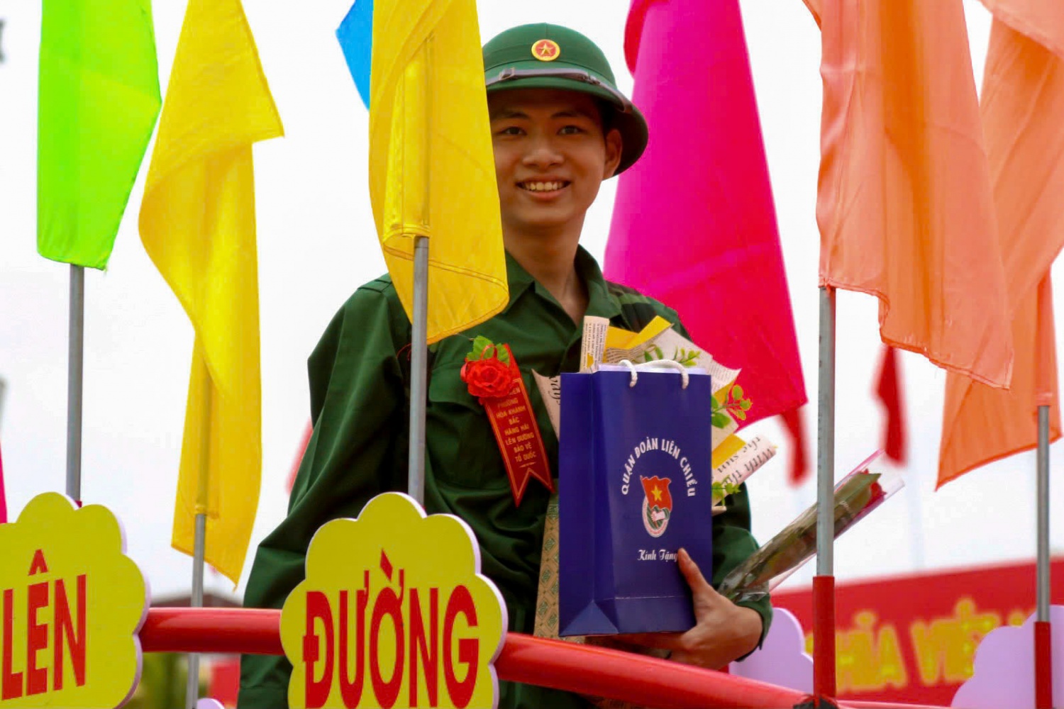 Thanh niên Đà Nẵng, Quảng Nam, Quảng Ngãi hăng hái lên đường nhập ngũ năm 2025