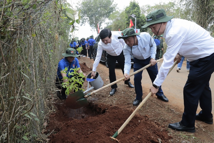 Tháng Thanh niên 2025: Tuổi trẻ tự hào, vững tin theo Đảng, chung tay bảo vệ môi trường