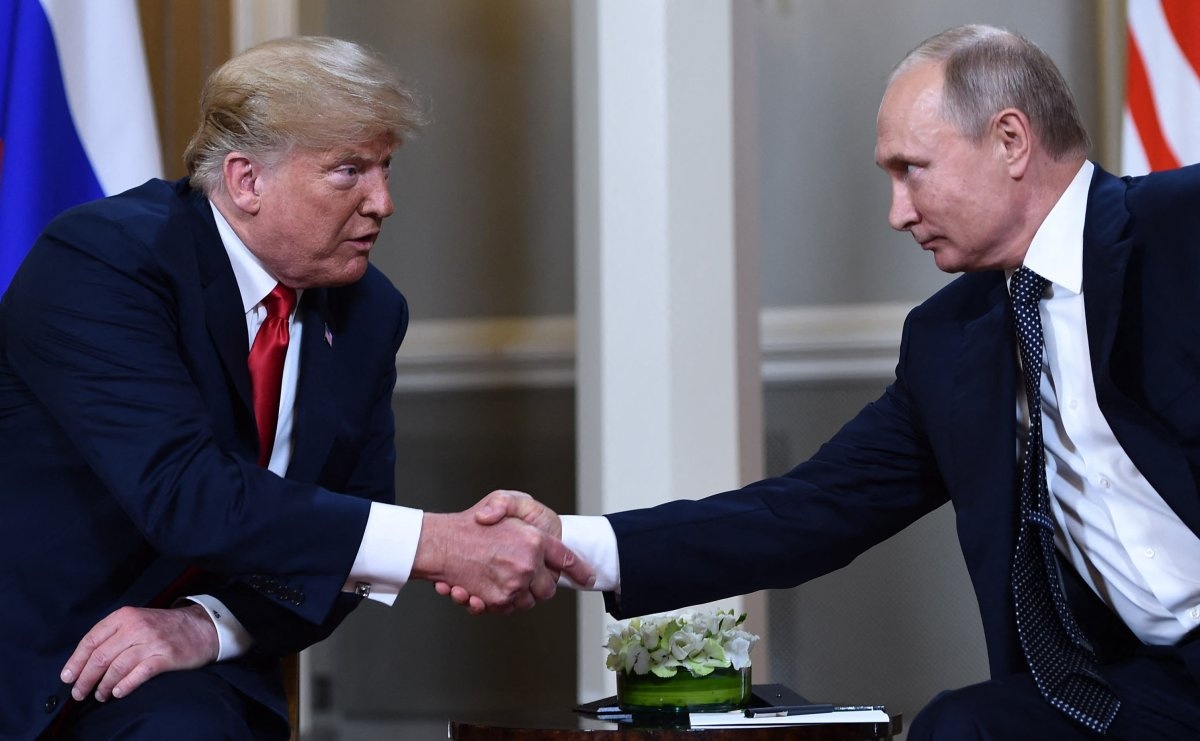 Ông Trump nói gì về việc châu Âu mua dầu khí Nga nhiều hơn viện trợ cho Ukraine?