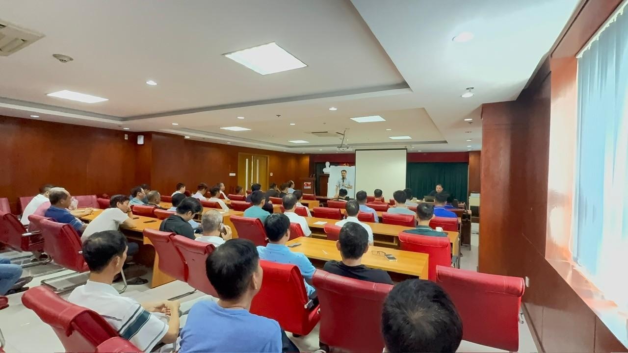 Công đoàn Vietsovpetro tổ chức tập huấn cho đội ngũ an toàn vệ sinh viên năm 2025