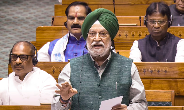 Ấn Độ thông qua dự luật đẩy mạnh đầu tư vào ngành dầu khí