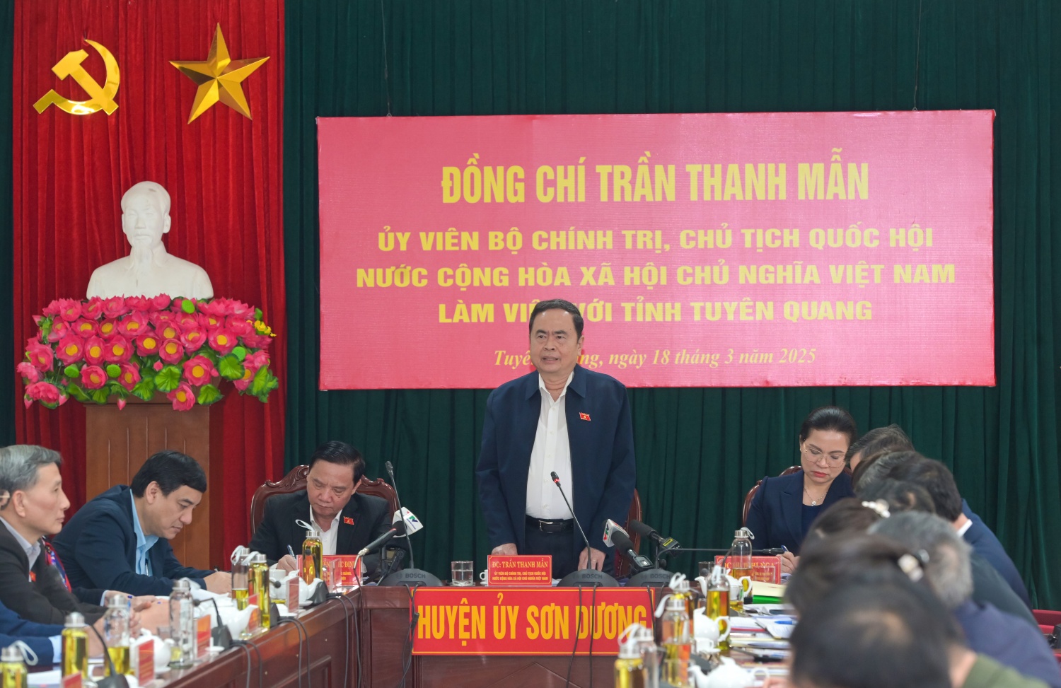 Chủ tịch Quốc hội Trần Thanh Mẫn phát biểu tại cuộc làm việc với Ban Thường vụ Tỉnh ủy Tuyên Quang.