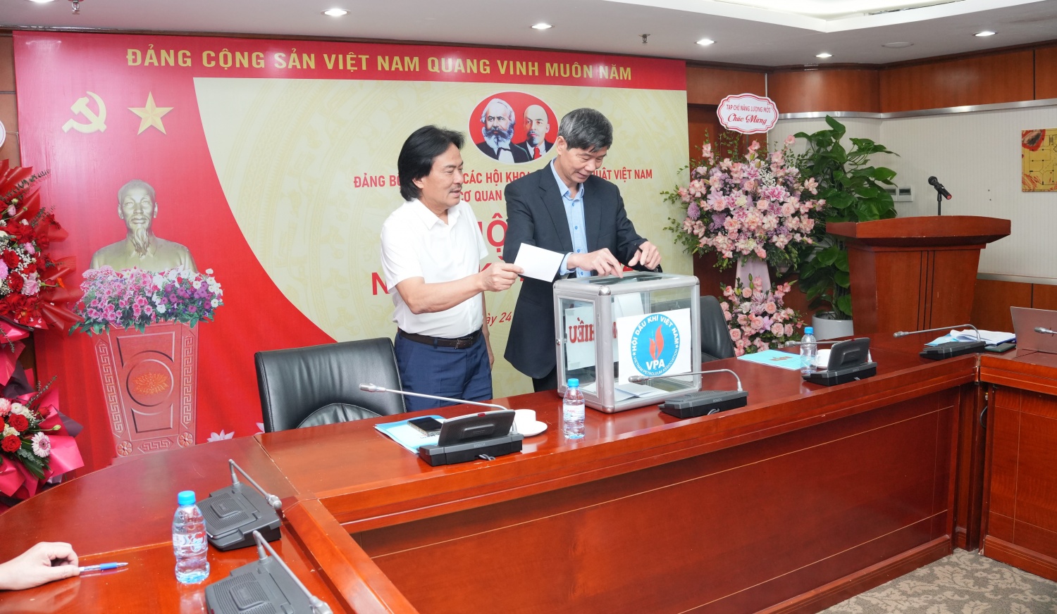 Đẩy mạnh công tác tư vấn, phản biện chính sách trong phát triển ngành năng lượng và dầu khí