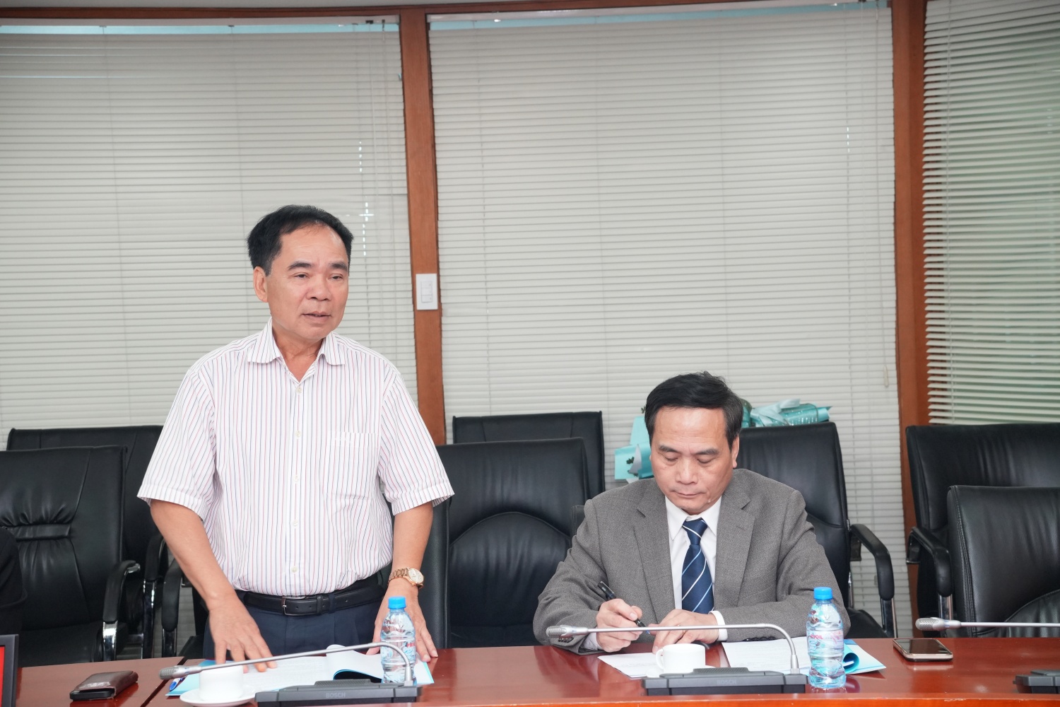 Đẩy mạnh công tác tư vấn, phản biện chính sách trong phát triển ngành năng lượng và dầu khí