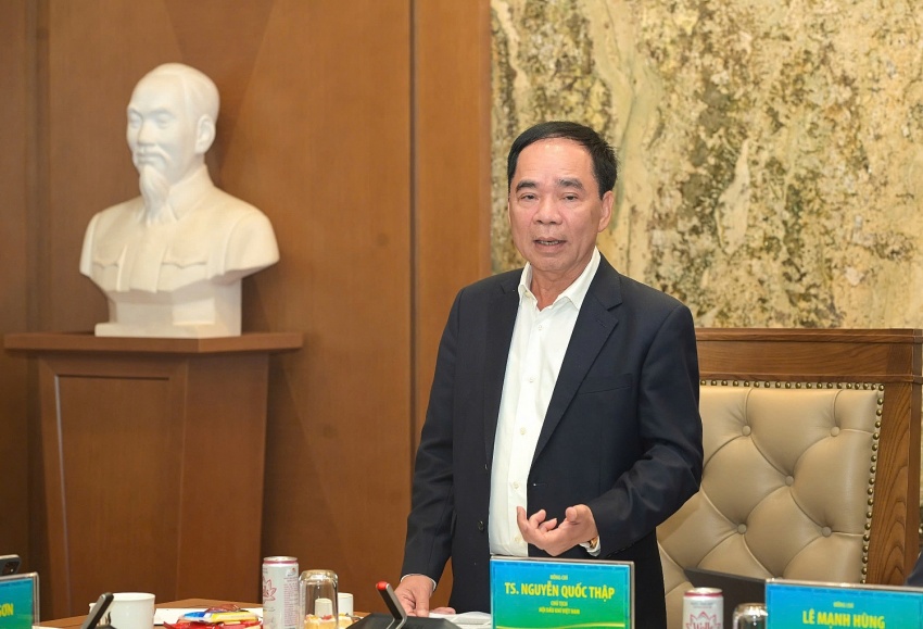 Science, Technology, and Innovation: A Path for Petrovietnam’s Fundamental Transformation Science, Technology, and Innovation: A Path for Petrovietnam’s Fundamental Transformation