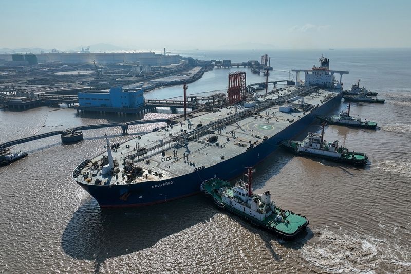 Trung Quốc lách thuế trừng phạt dầu mỏ Venezuela từ Mỹ như thế nào?
