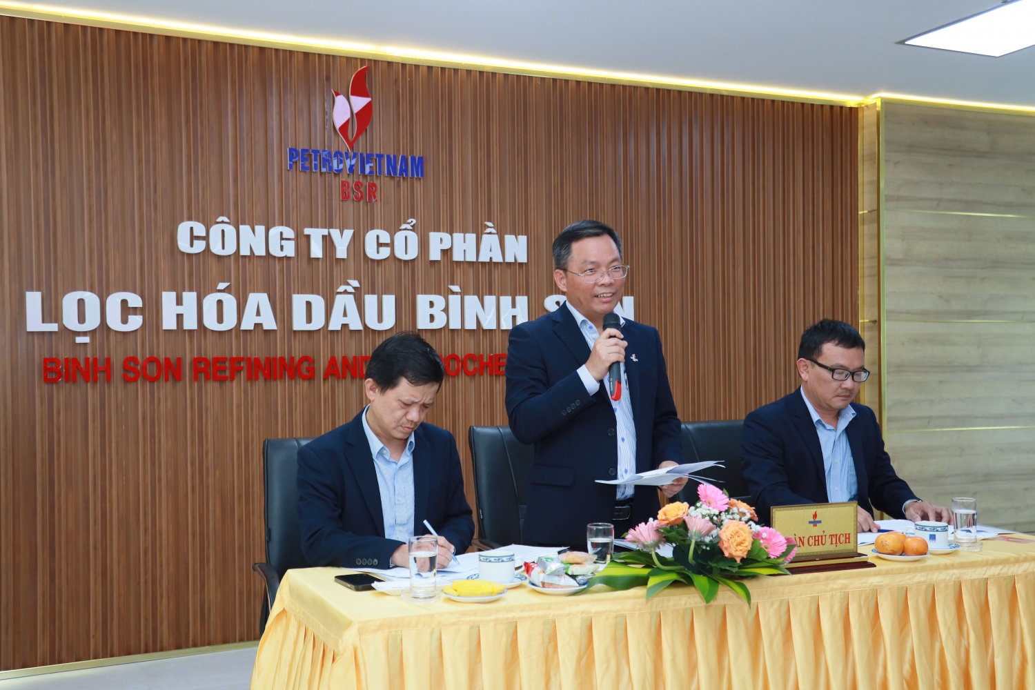 Đoàn Chủ tịch điều hành Đại hội.