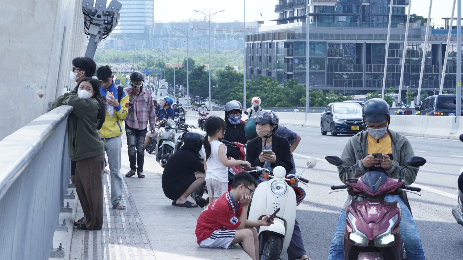 Ngắm trực thăng, tiêm kích diễn tập trên bầu trời TP HCM