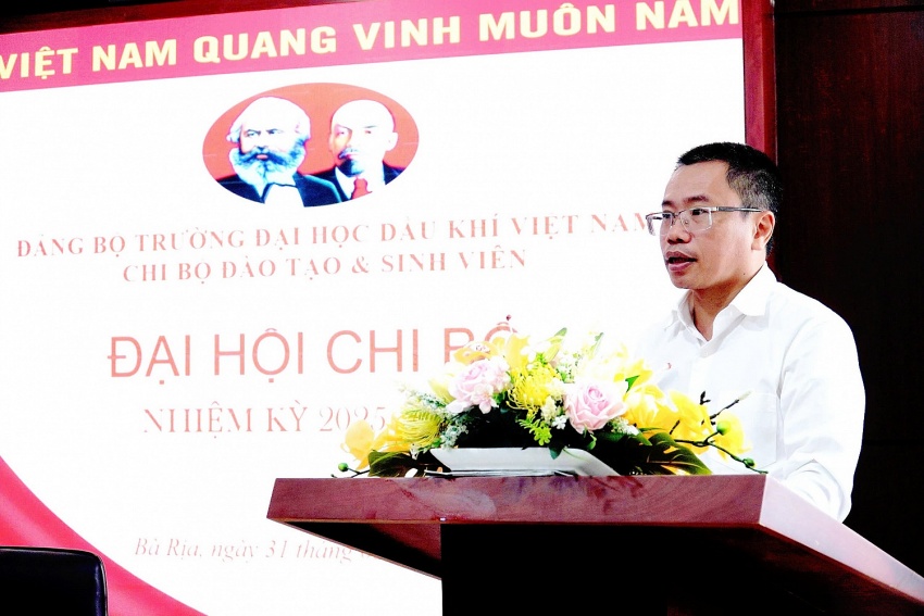 Đại hội Chi bộ Đào tạo và Sinh viên PVU: Đẩy mạnh công tác nghiên cứu khoa học, đổi mới sáng tạo trong sinh viên