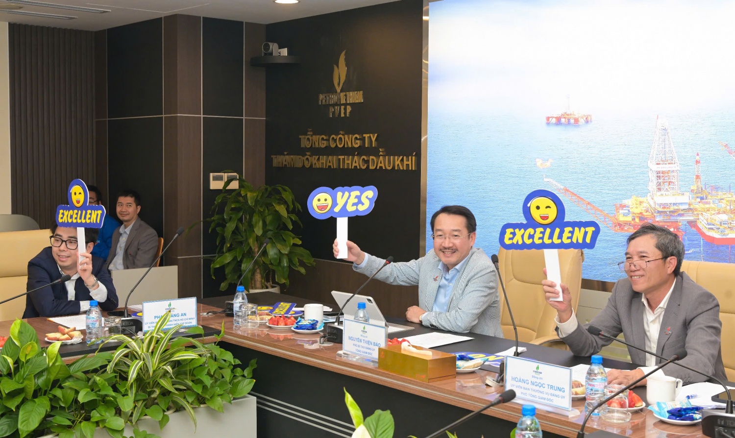 Lãnh đạo PVEP và Đoàn Thanh niên Tập đoàn đánh giá cao chất lượng, ý nghĩa của các ý tưởng, sáng kiến tại buổi đối thoại với Đoàn Thanh niên PVEP