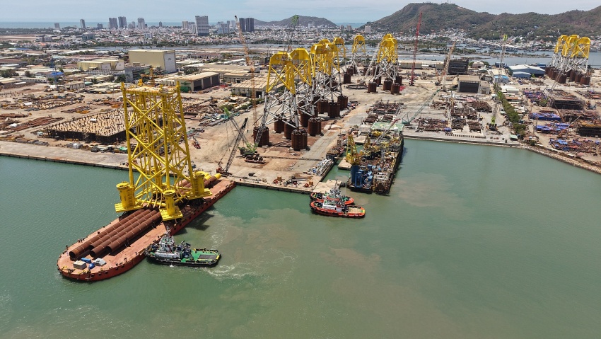 PV Shipyard hạ thủy thành công chân đế trạm biến áp ngoài khơi