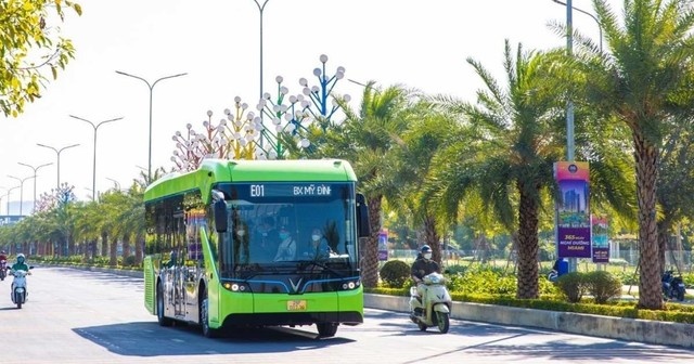 Hà Nội đẩy mạnh lộ trình chuyển đổi xe buýt sang năng lượng xanh Hà Nội đẩy mạnh lộ trình chuyển đổi xe buýt sang năng lượng xanh