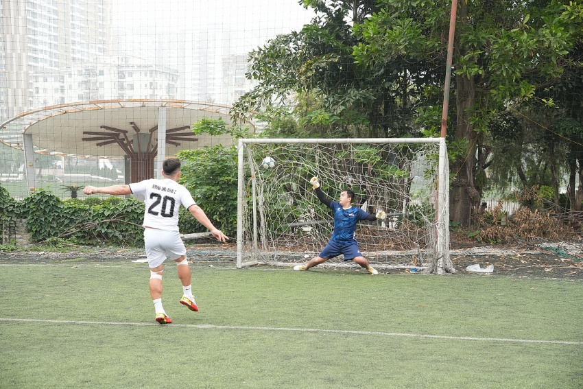 Trận chung kết kết thúcvới tỉ số 0 - 0, bắt buộc phải phân định thắng thua trên chấm 11m.