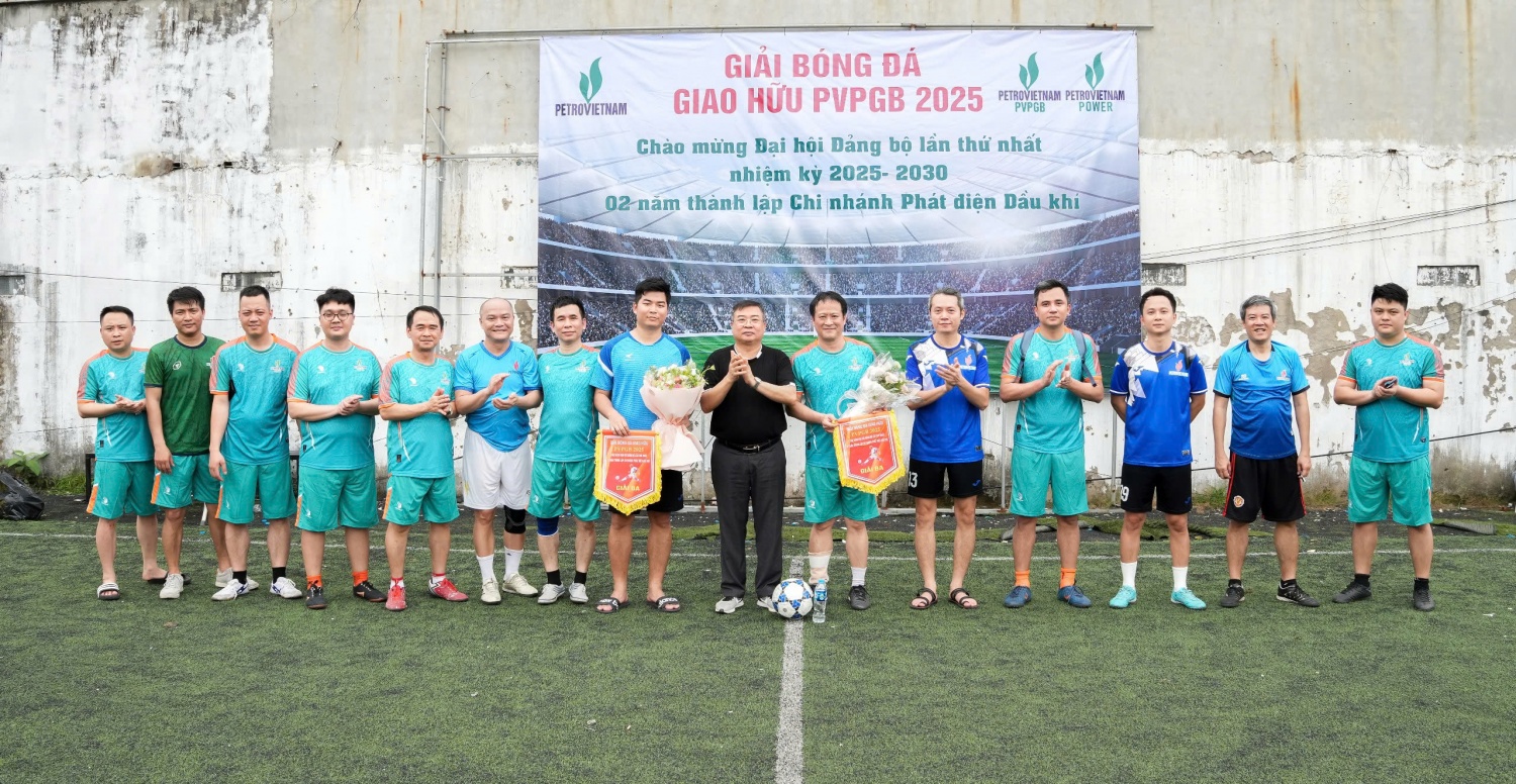 Sôi nổi giải giao hữu bóng đá chào mừng kỷ niệm 2 năm thành lập PVPGB và Đại hội Đảng bộ