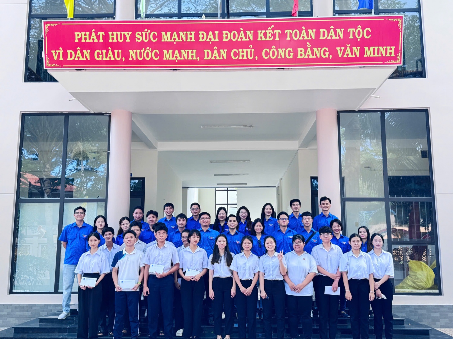 Tuổi trẻ PETROSETCO và hành trình về nguồn tại Côn Đảo: Tri ân quá khứ - Bồi đắp tương lai