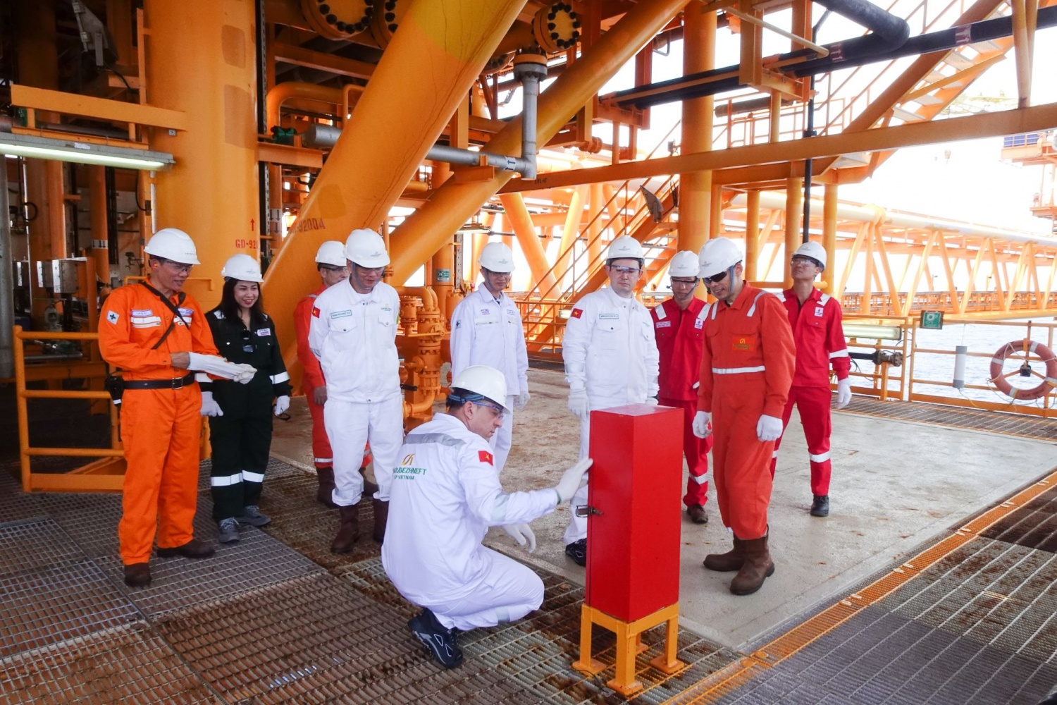 Lãnh đạo ZNEP kiểm tra hạ tầng kỹ thuật trên giàn Rồng Đôi