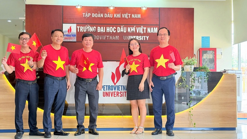 PVU chào mừng 50 năm Giải phóng miền Nam, thống nhất đất nước