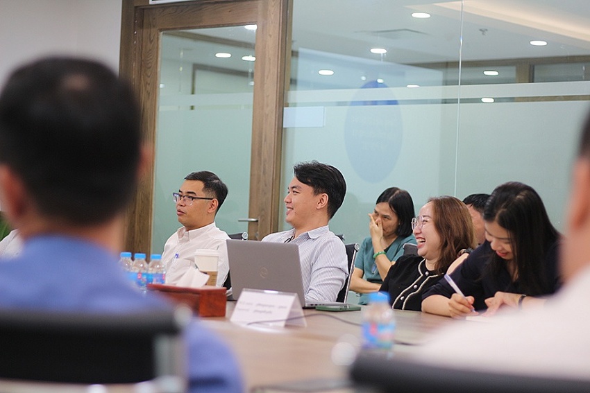 Đảng bộ PQPOC đẩy mạnh xây dựng văn hóa học tập, hướng tới xây dựng đội ngũ bản lĩnh, chuyên nghiệp Đảng bộ PQPOC đẩy mạnh xây dựng văn hóa học tập, hướng tới xây dựng đội ngũ bản lĩnh, chuyên nghiệp