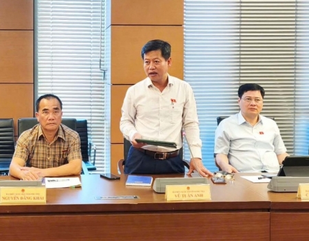 Quốc hội thảo luận tại tổ về 3 dự án Luật quan trọng