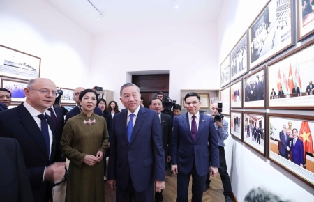 Biểu tượng hữu nghị Việt Nam - Azerbaijan