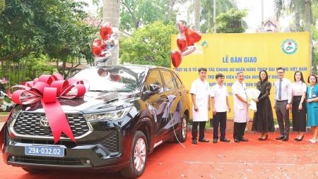 PVcomBank trao tặng xe ô tô phục vụ công tác chung cho Bệnh viện Đa khoa huyện Mỹ Đức