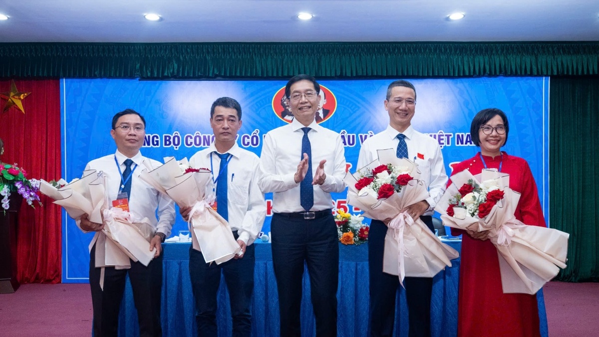 Phát triển VNPOLY trở thành thương hiệu xơ sợi tổng hợp hàng đầu Việt Nam