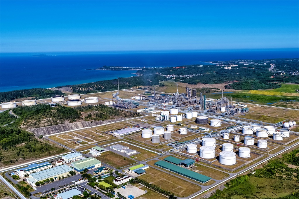 Năm 2009, 50 năm sau chuyến thăm của vị Chủ tịch vĩ đại, mảnh ghép hoàn thiện trong khâu sau dần hoàn thiện, đó là NMLD Dung Quất.