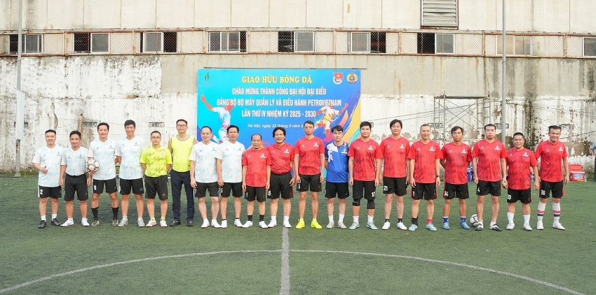 Sôi động Giải giao hữu bóng đá chào mừng thành công Đại hội Đảng bộ BMQL&ĐH Petrovietnam lần thứ IV