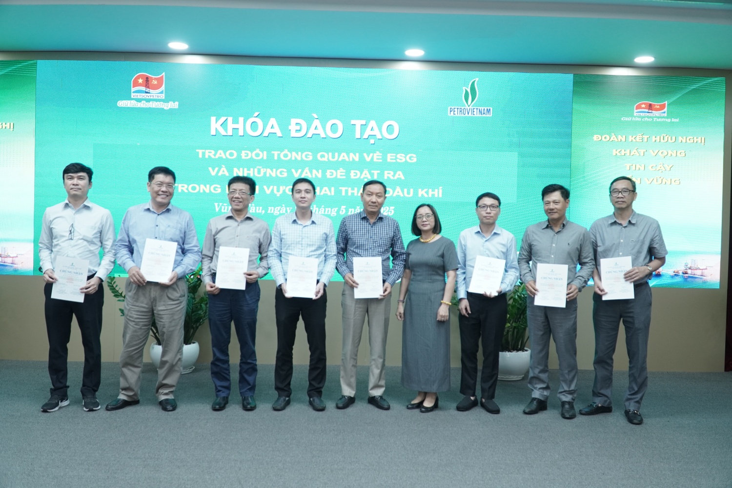 Vietsovpetro tổ chức khóa đào tạo về ESG trong lĩnh vực khai thác dầu khí