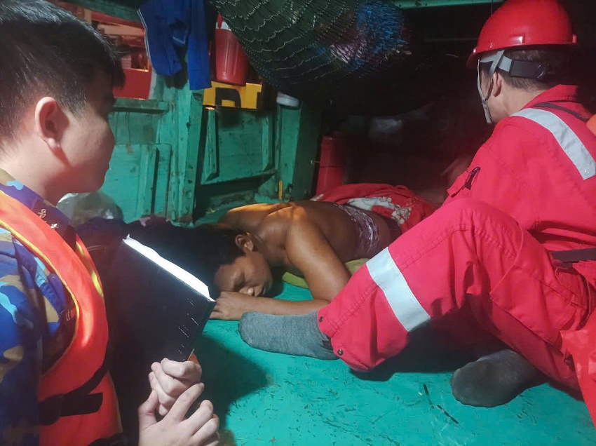 Giàn khoan Đại Hùng kịp thời hỗ trợ cấp cứu ngư dân gặp nạn trên biển