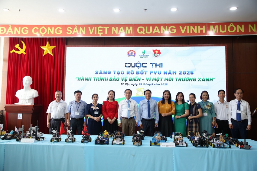 Rô bốt PVU 2025: Hành trình bảo vệ biển – Vì một môi trường xanh Sáng tạo Rô bốt PVU 2025: Hành trình bảo vệ biển - Vì một môi trường xanh