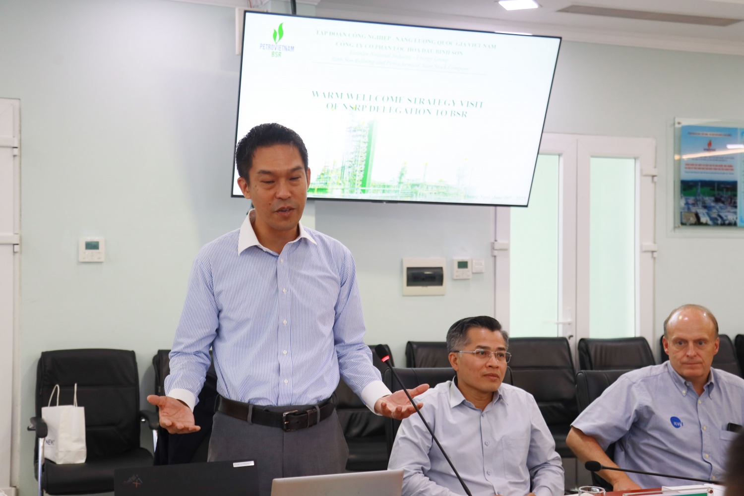 Ông Kazutaka Yamato - Tổng Giám đốc NSRP phát biểu chia sẻ về những kết quả ấn tượng của BSR đạt được trong thời gian qua, đặc biệt là việc sản xuất thành công Nhiên liệu hàng không bền vững SAF.