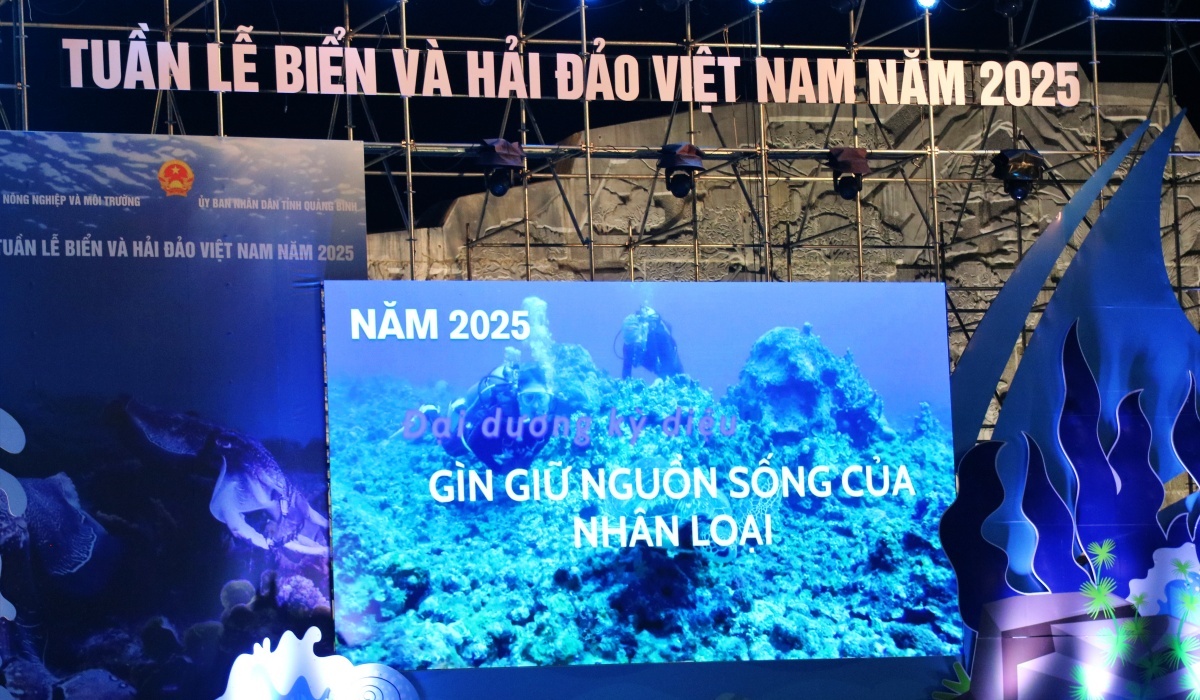 Petrovietnam trao 10 căn nhà tình nghĩa cho Quảng Bình tại Tuần lễ Biển và Hải đảo Việt Nam 2025