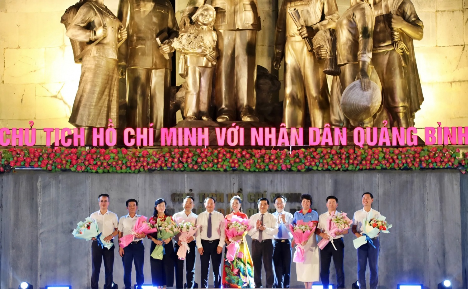 Petrovietnam trao tặng 10 căn nhà tình nghĩa nhân Tuần lễ Biển và Hải đảo Việt Nam 2025