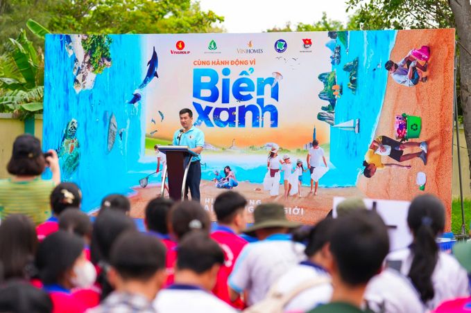 Gần 10.000 nhân viên Vingroup và tình nguyện viên làm sạch biển tại 28 tỉnh, thành